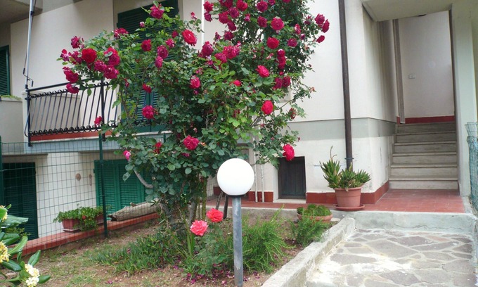 Castiglioncello Apartment | House with garden, close to the beach