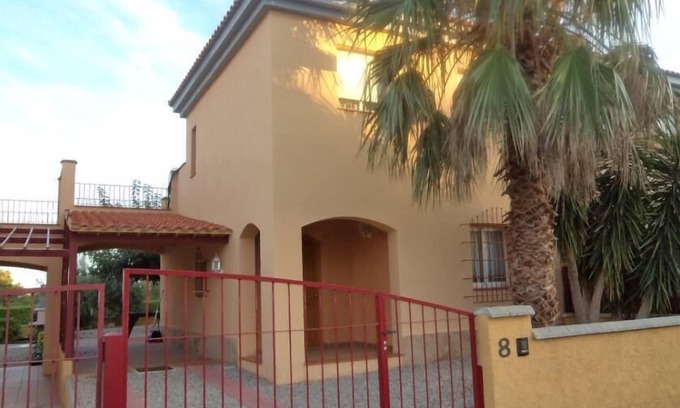 Miami Platja House | HOUSE WITH GARDEN AND POOL, FREE WIFI, IDEAL FOR FAMILIES.