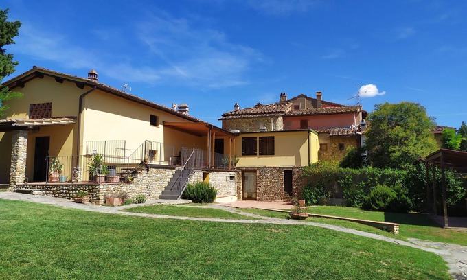 San Casciano in Val di Pesa House | House with garden CASAVACANZE B&T CHIANTI VACANZE