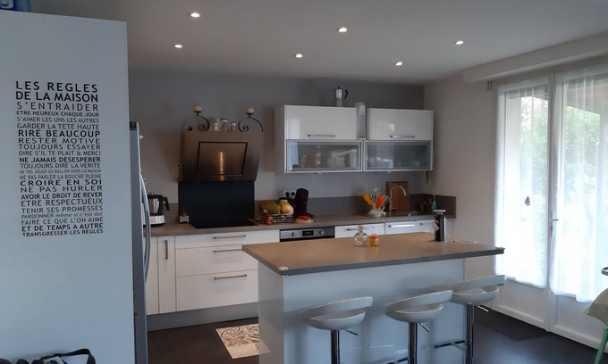 Merignac House | House with heated pool