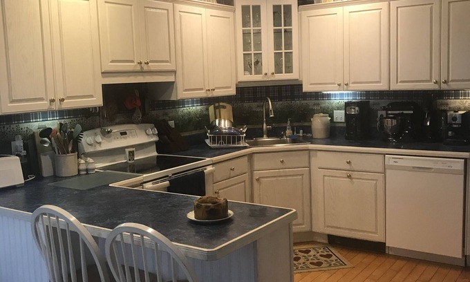 Ballston Spa House | House with hot tub near Saratoga track and SPAC
