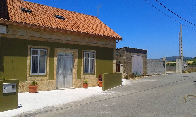Aguino House | House with land with three bedrooms 50 meters from the beach in Castro