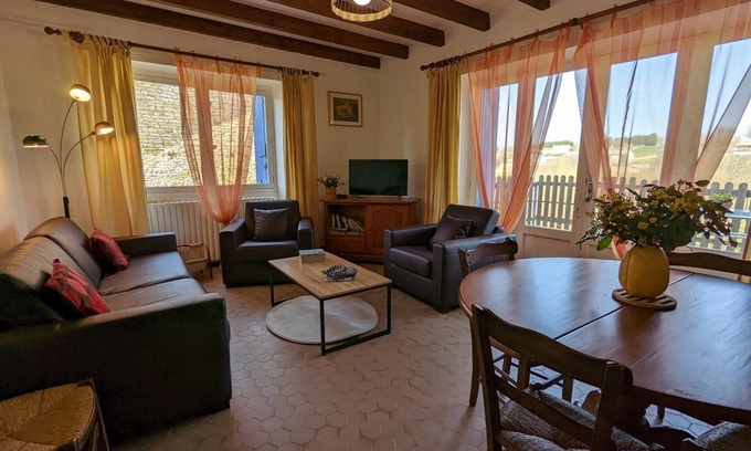 Cellefrouin Cottage | House with large enclosed garden and baby equipment