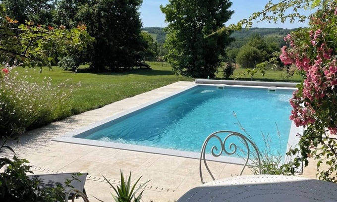 Lafrancaise House | House with private pool surrounded by oak trees. IDEAL for sharing with family and friends
