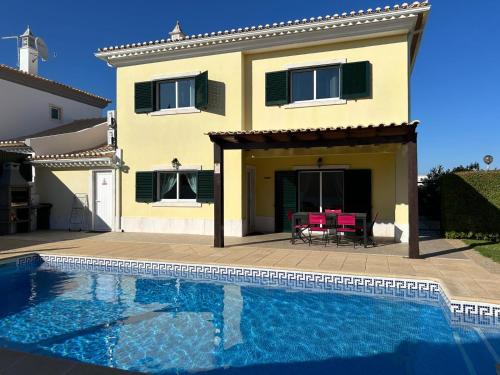 Monte Raposo Villa | House with private pool near Albufeira