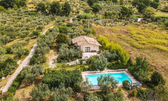 Montenero Sabino House | House with private pool, billiard, ping pong 60km from Rome. Quiet area