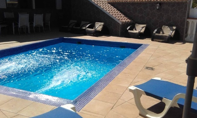 Guevejar House | HOUSE WITH SWIMMING POOL, VIEWS, WIFI, GAMES, LIVING ROOM WITH CHIMNEY