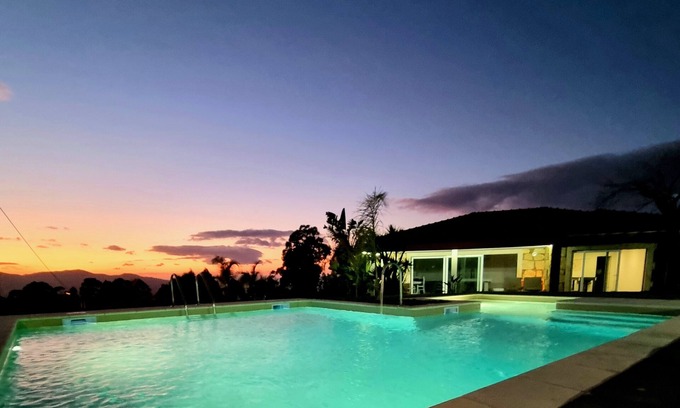 Fornelos House | House with swimming pool, soccer pitch, jacuzzi, totally private