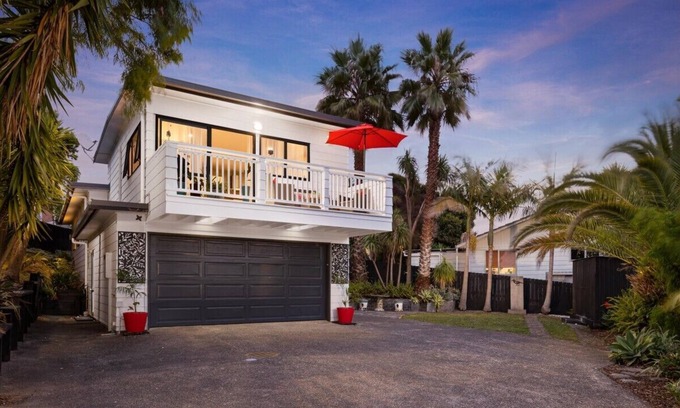 Torbay House | House with view and great location on North Shore