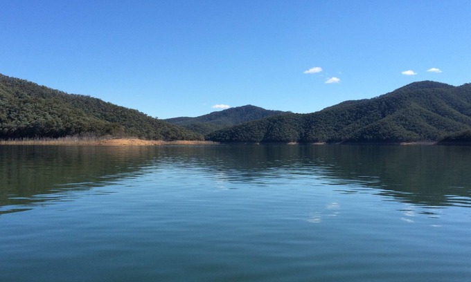 Lake Eildon House | House with Water & Mountain Views 4bed, 3bath with Spa, & Huge Enclosed Deck