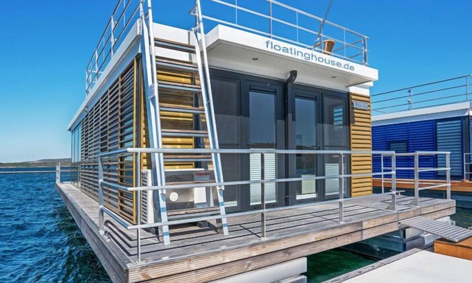 Braunsbedra Boat Rental | Houseboat Family & Friends on Geiseltalsee, Braunsbreda