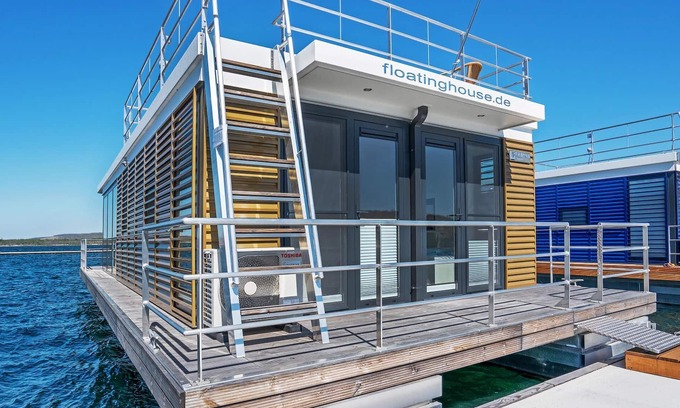 Braunsbedra Boat Rental | Houseboat Family & Friends on Geiseltalsee, Braunsbreda