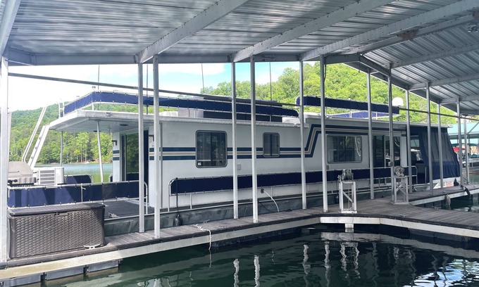 Tazewell Boat Rental | Houseboat Retreat on Norris Lake