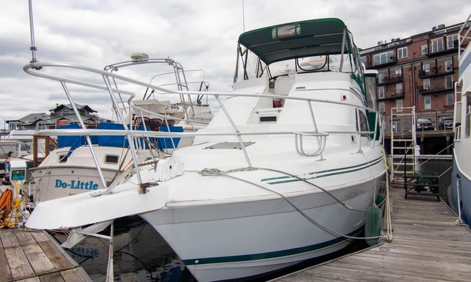 Government Center House | Houseboat Sweet Caroline- A perfect waterfront
