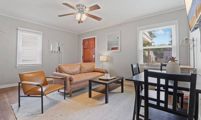 Columbus House | Housepitality The Bungalow 2 BR 1BA