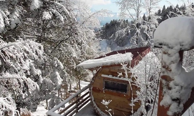 Mijoux Cabin | Housing / Barrel at the Col de la Faucille