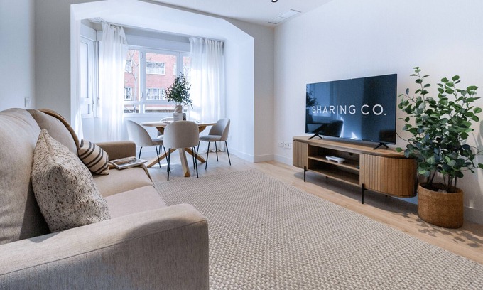Nueva Espana Apartment | Housing Castellana I X by Sharing Co