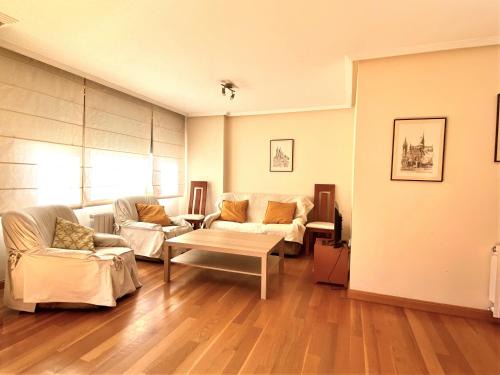 Leon Apartment | Housingleón - San Marcos con garaje