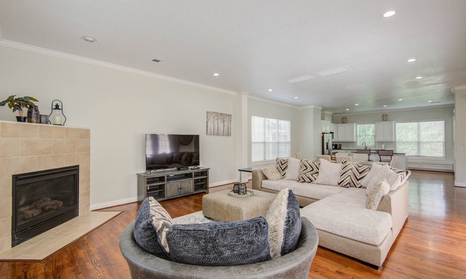 Houston House | Houston Galleria Luxury Home.