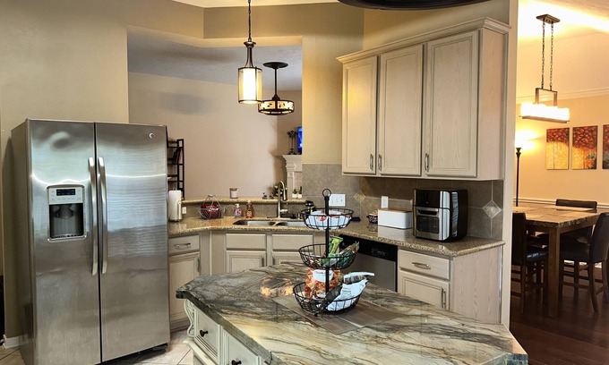 Manvel House | Houston Hideaway! Enjoy peace that feels like home while you visit the city.