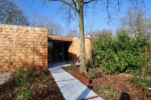 Den Hout House | Houten Boshuis by Droomvilla