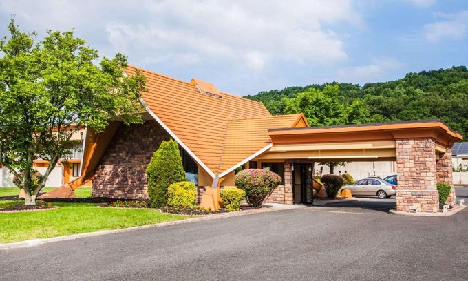 North Plainfield Hotel | Howard Johnson by Wyndham North Plainfield