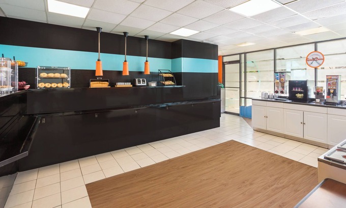 Lightfoot Hotel | Howard Johnson by Wyndham Williamsburg