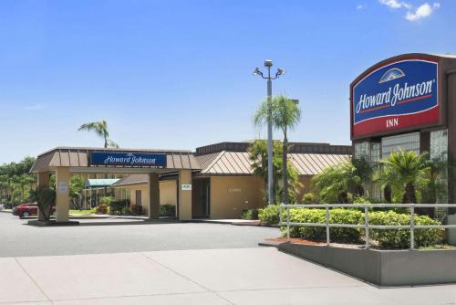 Winter Haven Hotel | Howard Johnson by Wyndham Winter Haven FL