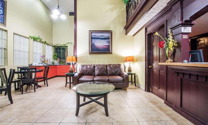 San Marcos Hotel | Howard Johnson by Wyndham San Marcos