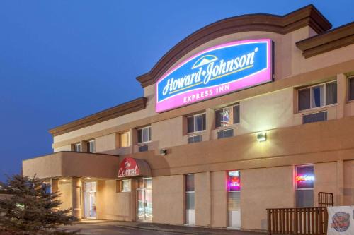 Winnipeg Hotel | Howard Johnson by Wyndham Winnipeg West