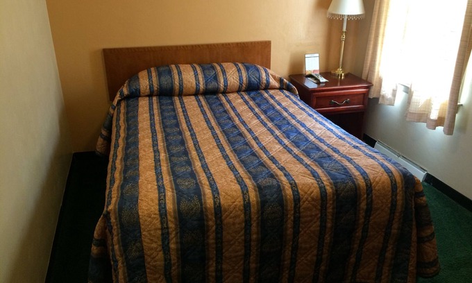 Marshall Hotel | Howard's Motel