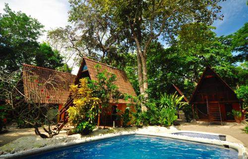 Cabuya Hotel | Howler Monkey Hotel