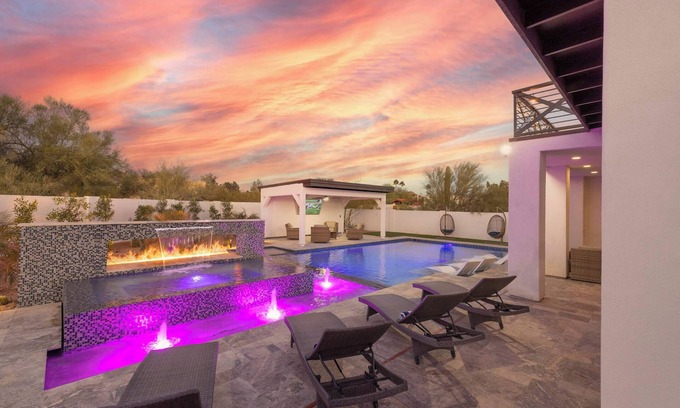 Paradise Heights House | HÓZHÓ Residence on Mountain View | Pool | Theatre