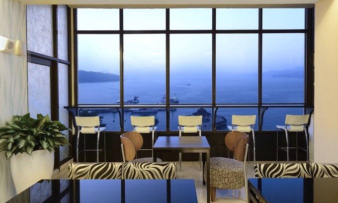 Yuchi Bed & Breakfast | Hu Yue Lakeview Hotel
