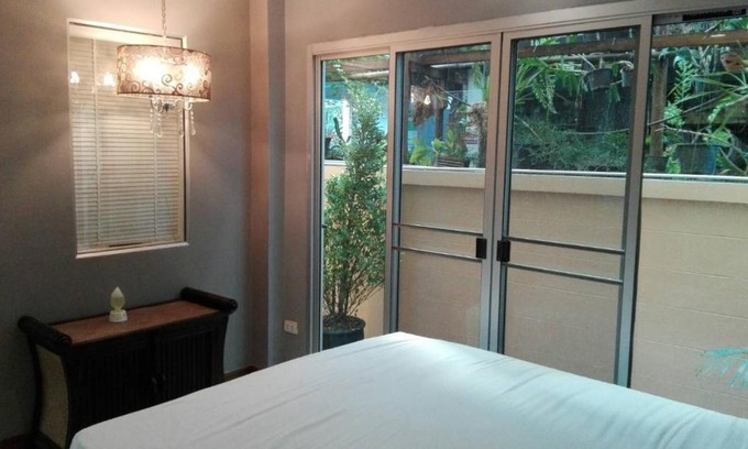 Su Thep Apartment | Hub53 Coliving Space
