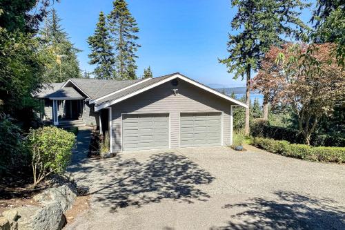 Oak Harbor House | Hubbard Hill Haven