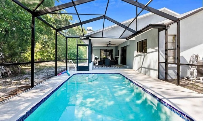 Hudson House | Hudson retreat, 3 Bedroom Pool Home!