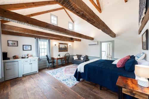 Waco House | Hudson upstairs suite - The Mohawk Valley House