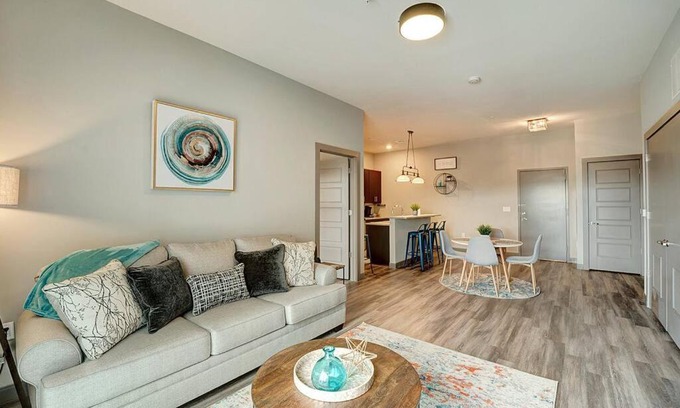 Hackensack Apartment | Huge 2 Bed 2 Bath Easy ride to NYC & Parking