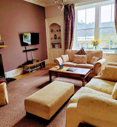 Jedburgh Apartment | Huge 4 Bed Apt - Perfect Base to Explore The Borders