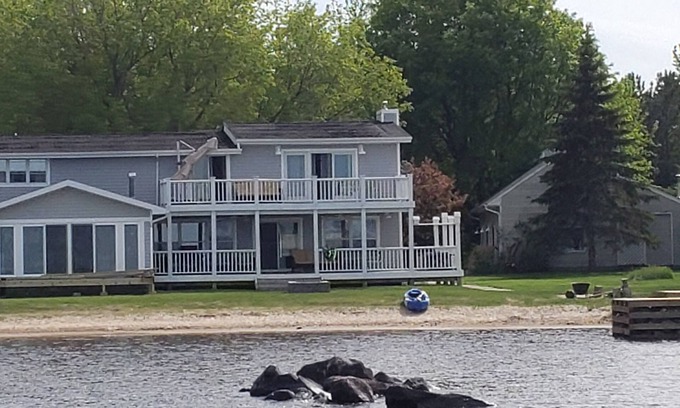 International Falls House | Huge beach front family-friendly dream house