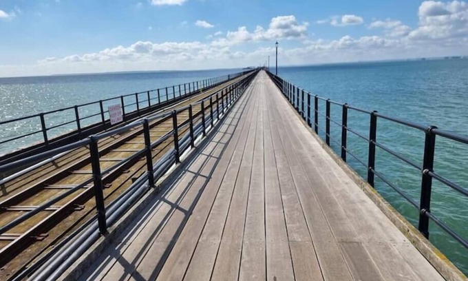 Westcliff-on-Sea House | Huge Family Home! Sleeps 16! Great Location!