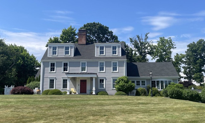 Milford House | Huge Family House with Pool/Walk to Beach