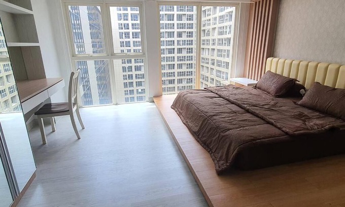 Medan Apartment | Huge Family Room 94m2 Jati Junction - Pool & Gym