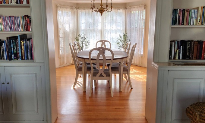 Hutchinson House | Huge home in Hyde Park blocks away from KS State Fair