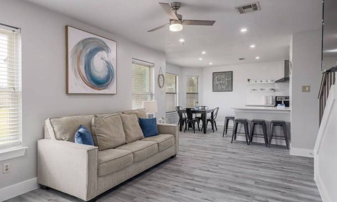 Killeen House | Huge Home in Killeen Large Families 16 Guests