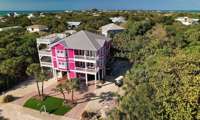 North Captiva House | HUGE LUXURY HOME ELEVATOR/PRIVATE POOL&BEACH ACCESS/CLUB AMENITIES INCLUDED/PETS