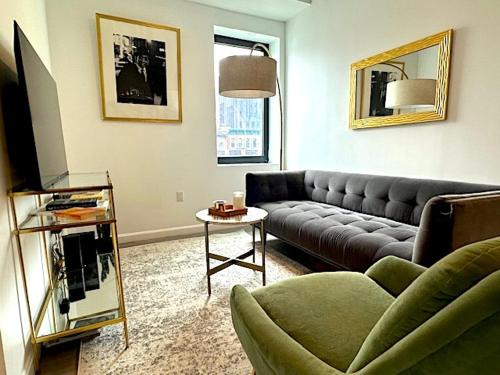 Little Italy Apartment | Huge Modern 2 bedroom in Little Italy