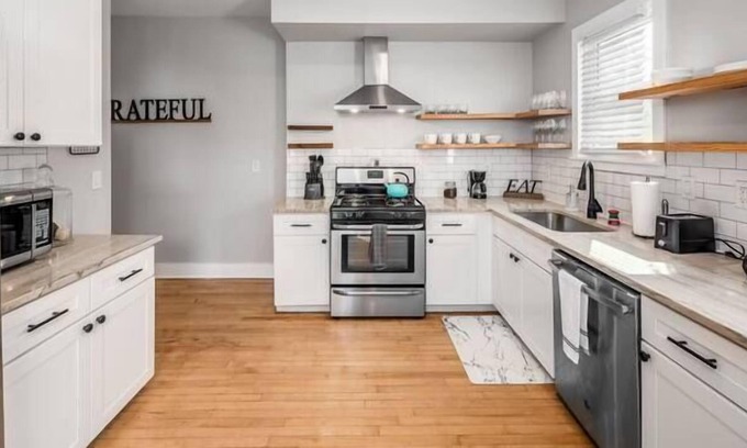 Weinland Park House | HUGE NEW CONDO IN THE HEART OF ITALIAN VILLAGE