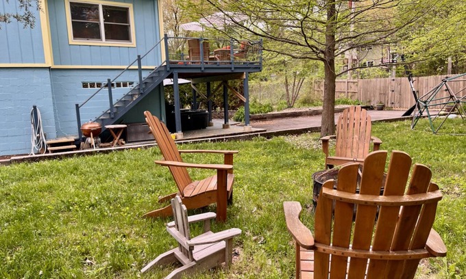 Miller Beach House | Huge Private Yard w/hot tub 2 blocks from Beach
